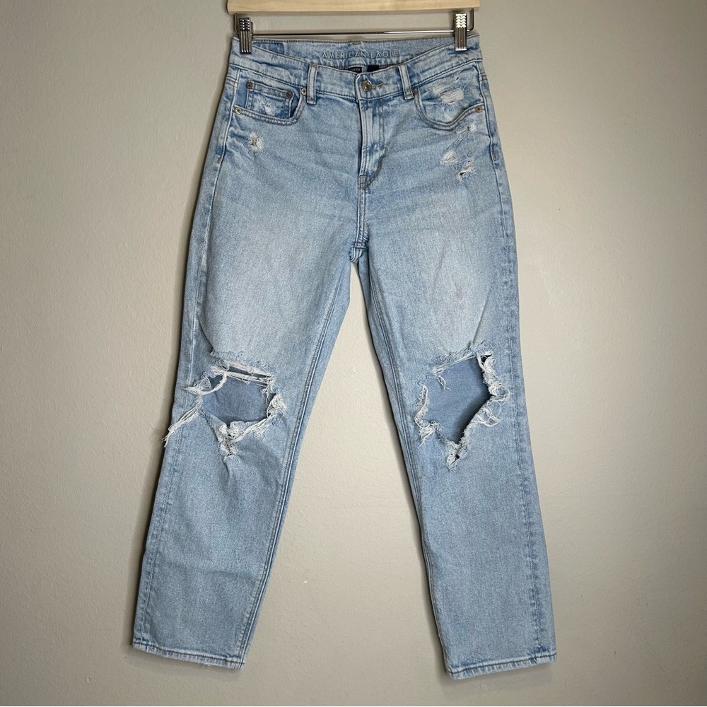 American Eagle Distressed Light wash Jeans Super High Rise Ankle Straight Size 4